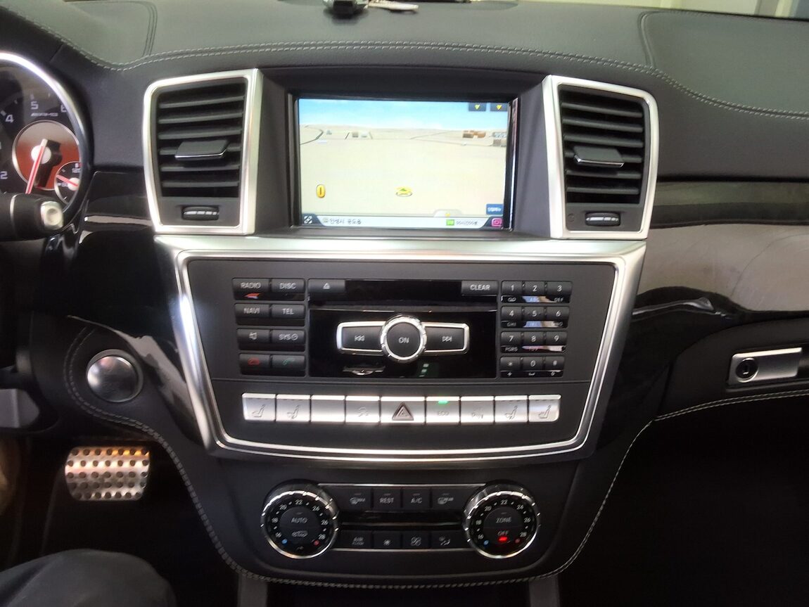 MERCEDES-BENZ M-CLASS (3RD GEN) ML63 AMG 2013 - zdjęcie 24