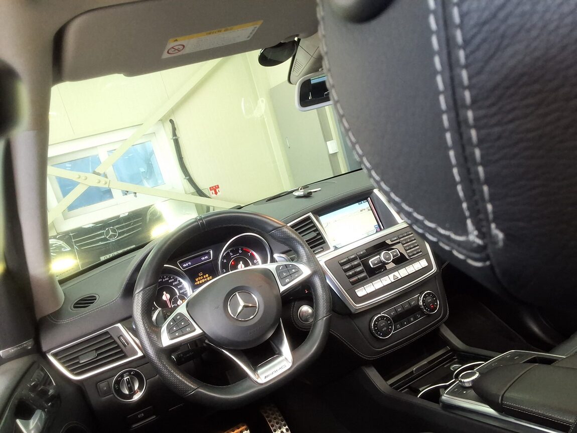 MERCEDES-BENZ M-CLASS (3RD GEN) ML63 AMG 2013 - zdjęcie 12