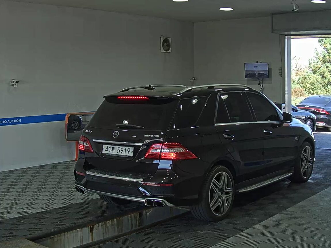 MERCEDES-BENZ M-CLASS (3RD GEN) ML63 AMG 2013 - zdjęcie 5