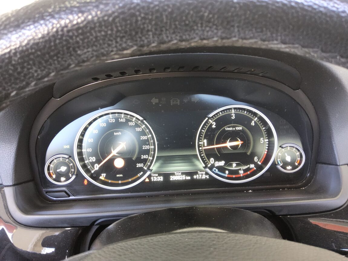 BMW 5 SERIES (6TH GEN) 520d xDRIVE 2015 - zdjęcie 9