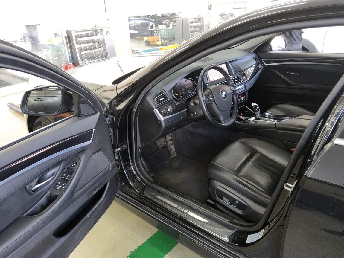 BMW 5 SERIES (6TH GEN) 520d xDRIVE 2015 - zdjęcie 10