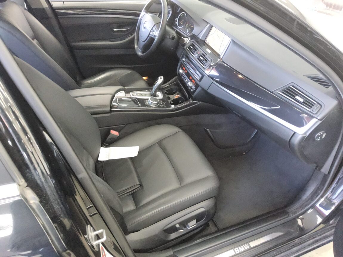 BMW 5 SERIES (6TH GEN) 520d xDRIVE 2015 - zdjęcie 14