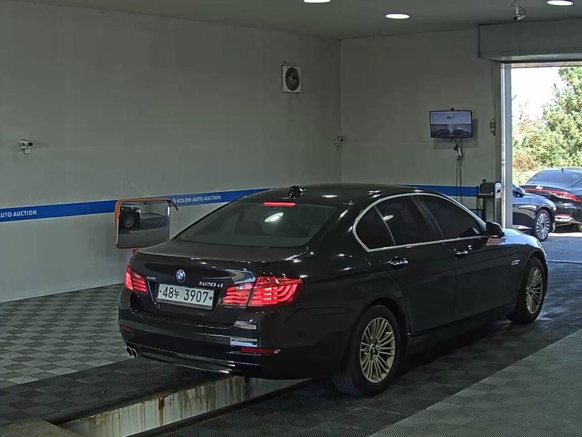 BMW 5 SERIES (6TH GEN) 520d xDRIVE 2015 - zdjęcie 5