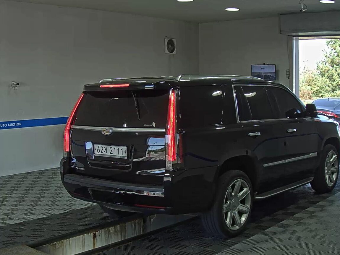 CADILLAC ESCALADE (4TH GEN) 6.2 V8 2017 - zdjęcie 5