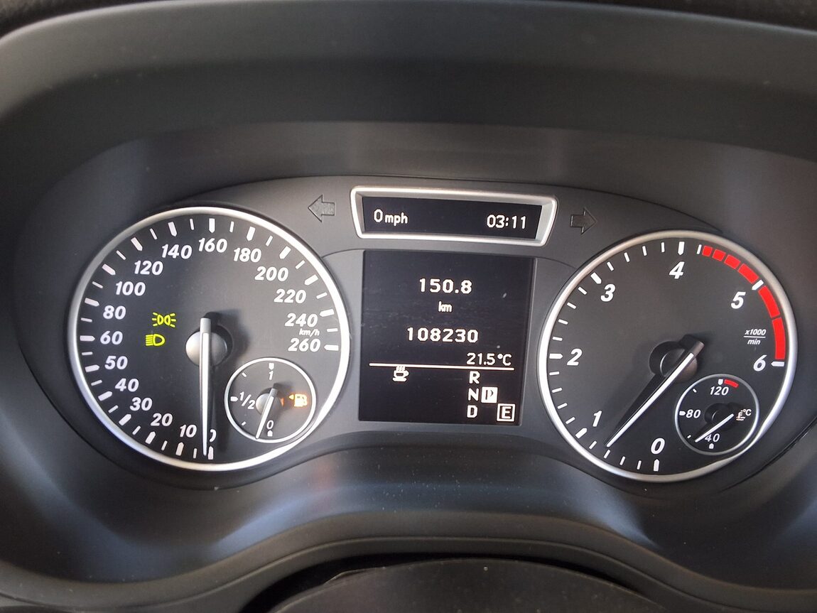 MERCEDES-BENZ B-CLASS (2ND GEN) B200 CDI BLUE EFFICIENCY SPORT PACK 2013 - zdjęcie 9
