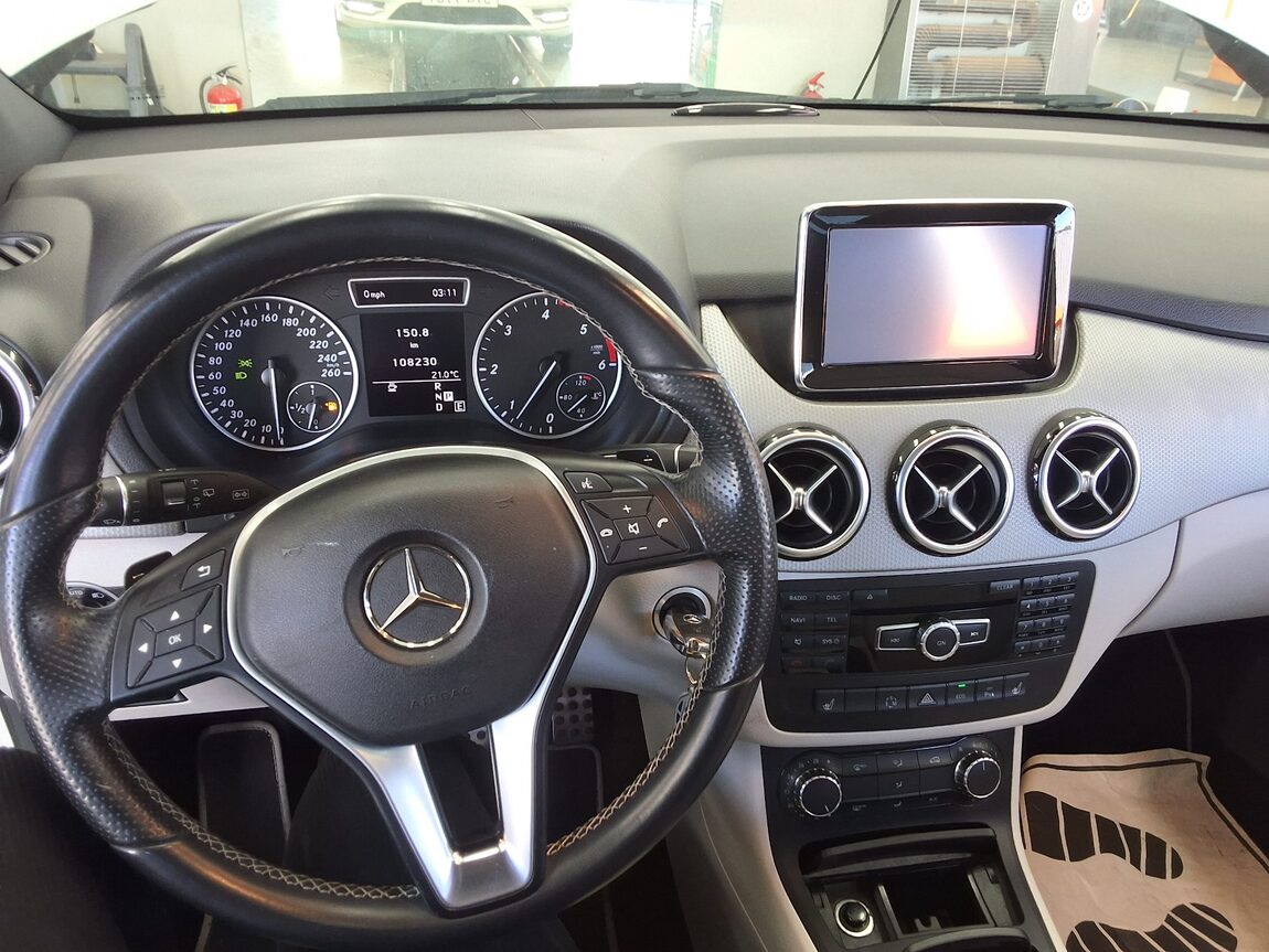 MERCEDES-BENZ B-CLASS (2ND GEN) B200 CDI BLUE EFFICIENCY SPORT PACK 2013 - zdjęcie 18