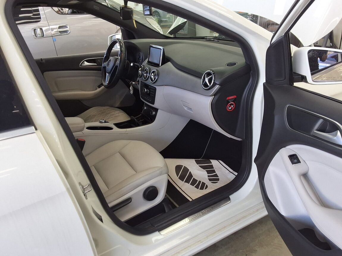 MERCEDES-BENZ B-CLASS (2ND GEN) B200 CDI BLUE EFFICIENCY SPORT PACK 2013 - zdjęcie 14