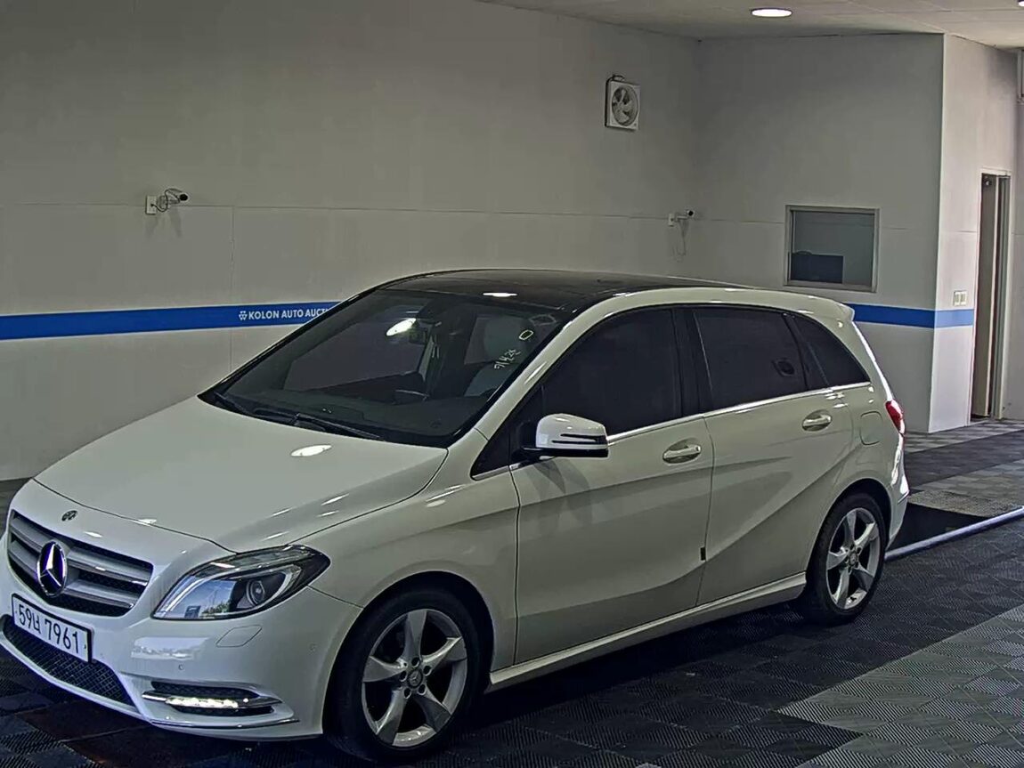 MERCEDES-BENZ B-CLASS (2ND GEN) B200 CDI BLUE EFFICIENCY SPORT PACK 2013 - zdjęcie 2