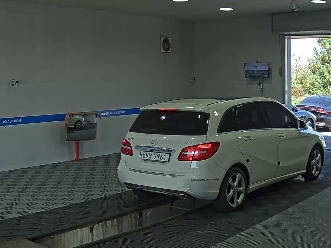 MERCEDES-BENZ B-CLASS (2ND GEN) B200 CDI BLUE EFFICIENCY SPORT PACK 2013 - zdjęcie 5