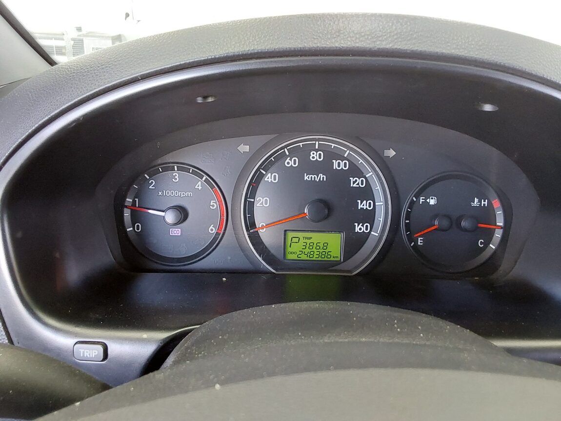 HYUNDAI GRAND STAREX 11-SEATER DIESEL HVX VIP PACK 2015 - zdjęcie 9