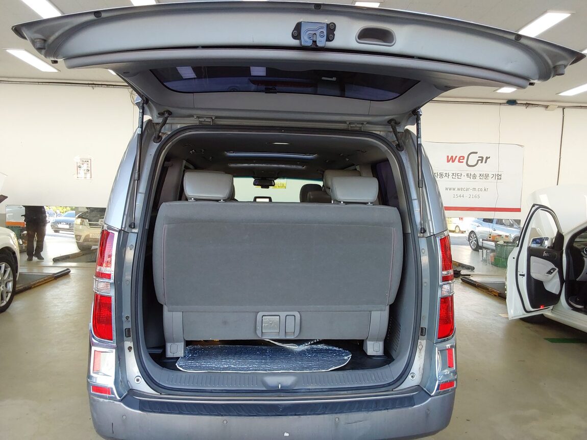 HYUNDAI GRAND STAREX 11-SEATER DIESEL HVX VIP PACK 2015 - zdjęcie 15