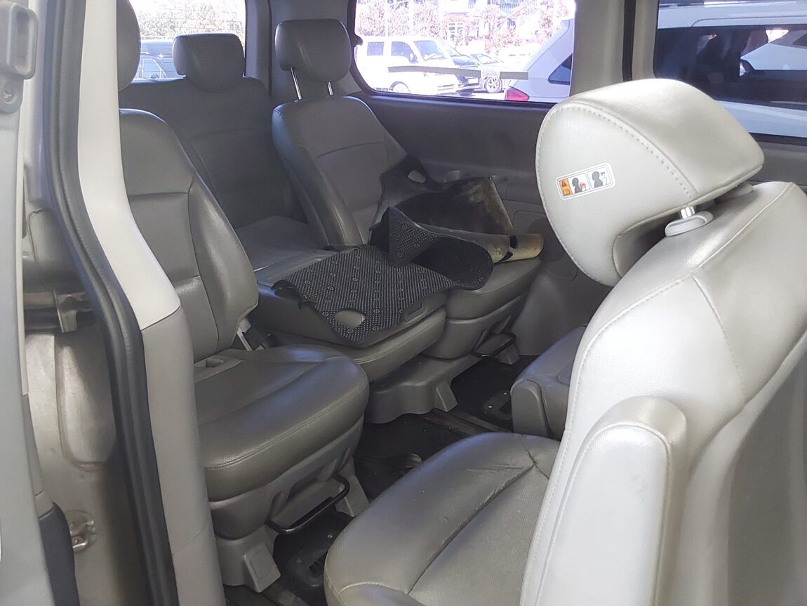 HYUNDAI GRAND STAREX 11-SEATER DIESEL HVX VIP PACK 2015 - zdjęcie 27