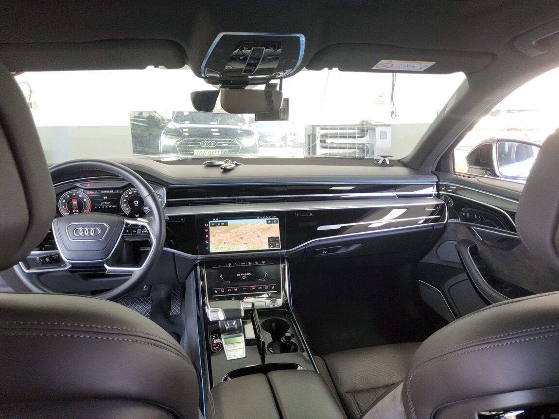 AUDI A8 (4TH GEN) L 55 TFSI QUATTRO 2021 - zdjęcie 11