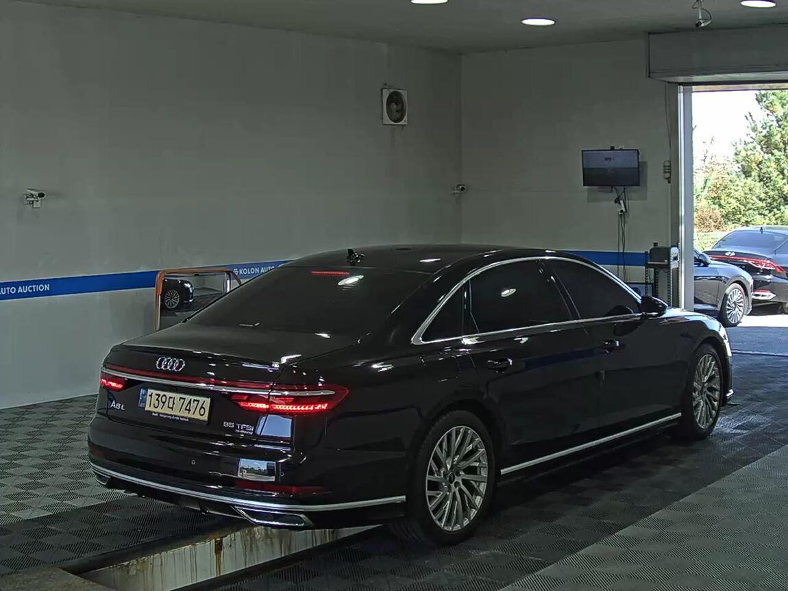 AUDI A8 (4TH GEN) L 55 TFSI QUATTRO 2021 - zdjęcie 5