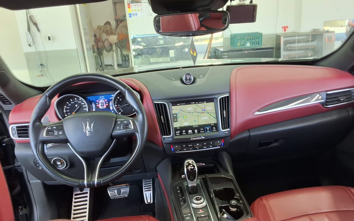 MASERATI LEVANTE 3.0 DIESEL 2018 - zdjęcie 11