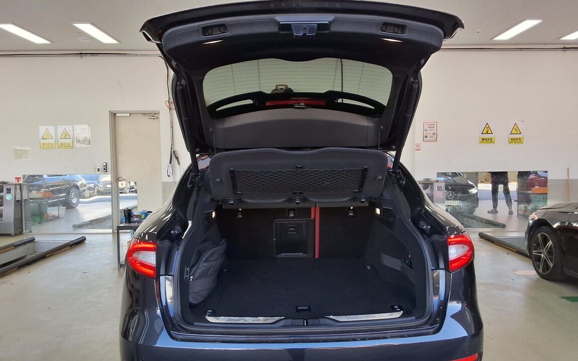 MASERATI LEVANTE 3.0 DIESEL 2018 - zdjęcie 15