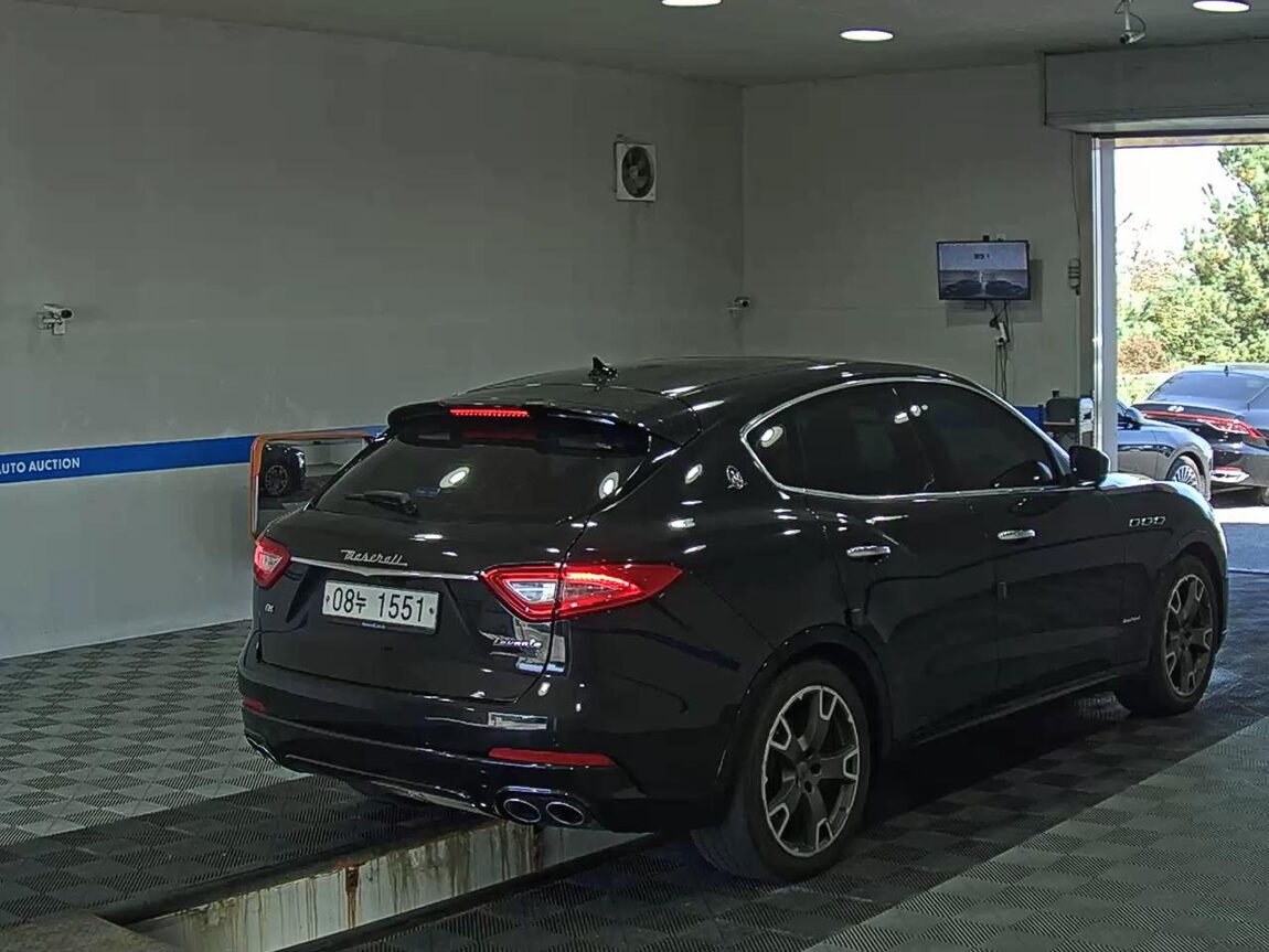 MASERATI LEVANTE 3.0 DIESEL 2018 - zdjęcie 5