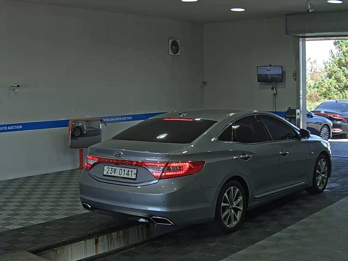 HYUNDAI GRANDEUR HG HG 300 EXCLUSIVE 2016 - zdjęcie 5