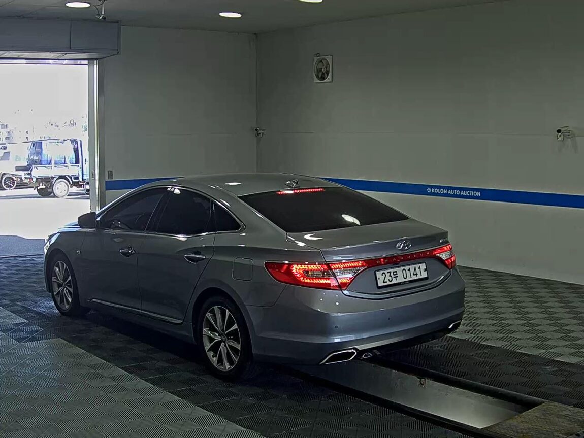 HYUNDAI GRANDEUR HG HG 300 EXCLUSIVE 2016 - zdjęcie 6