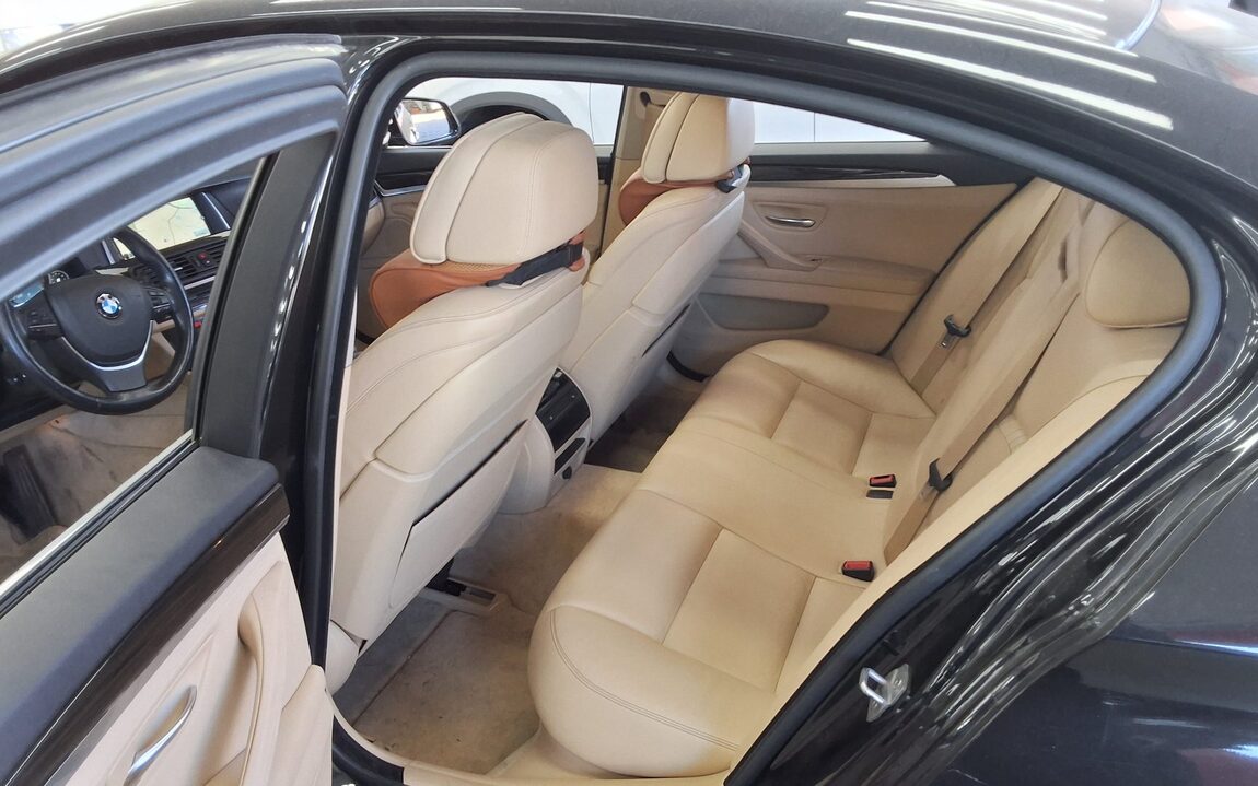 BMW 5 SERIES (6TH GEN) 520d xDRIVE LUXURY LINE PLUS 2016 - zdjęcie 12