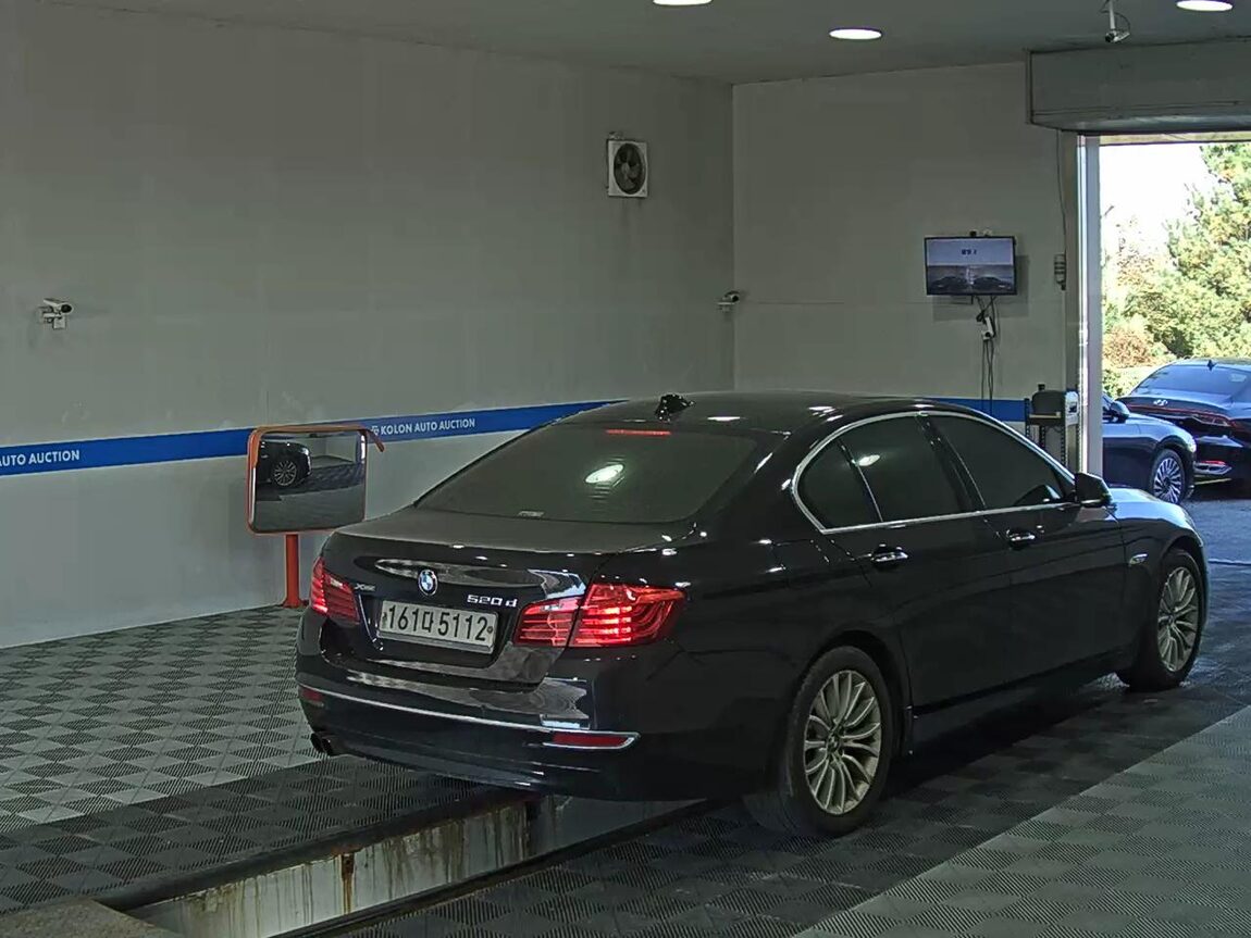 BMW 5 SERIES (6TH GEN) 520d xDRIVE LUXURY LINE PLUS 2016 - zdjęcie 5