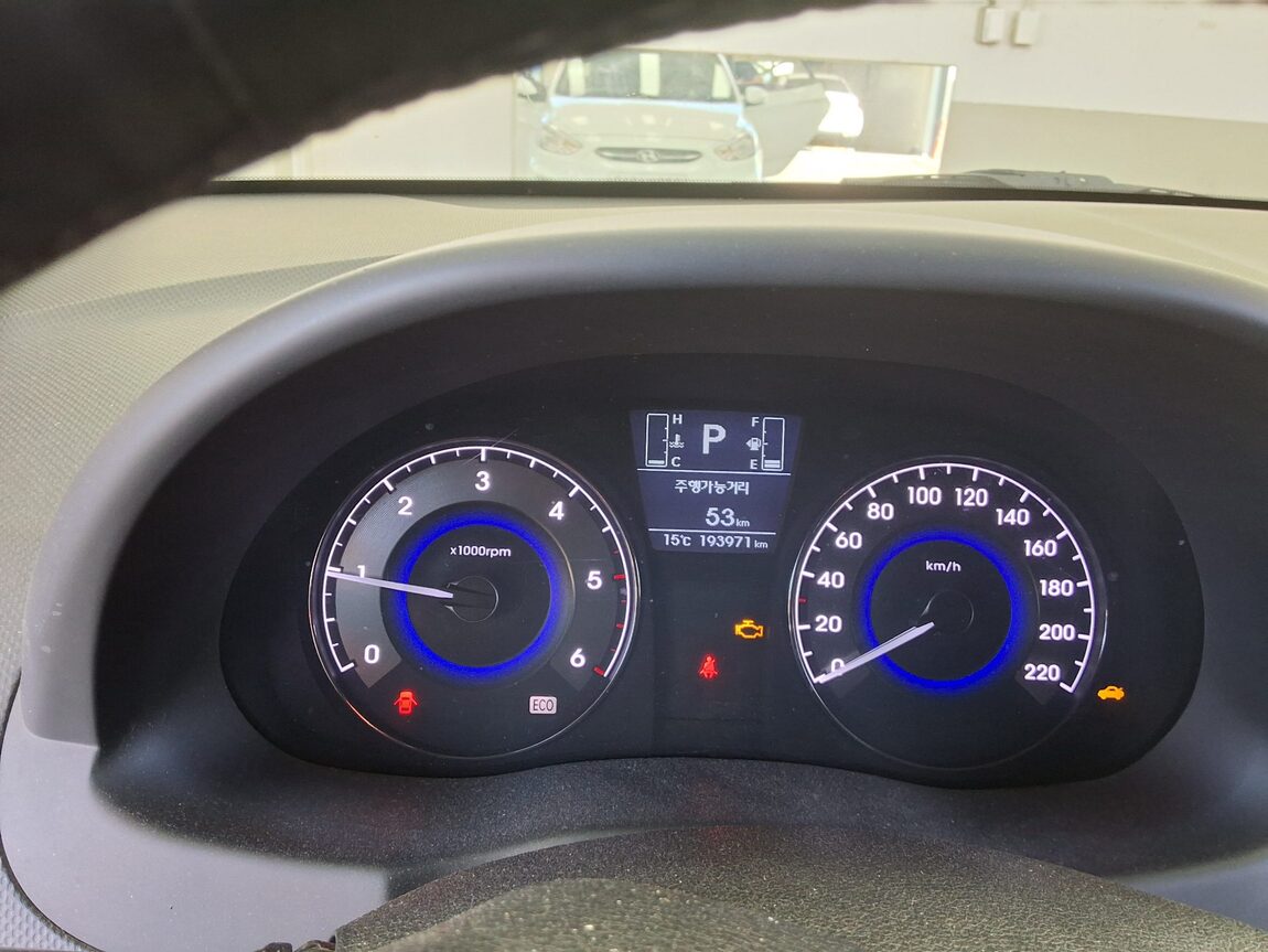 HYUNDAI NEW ACCENT WIT 1.6 VGT MODERN 2017 - zdjęcie 9