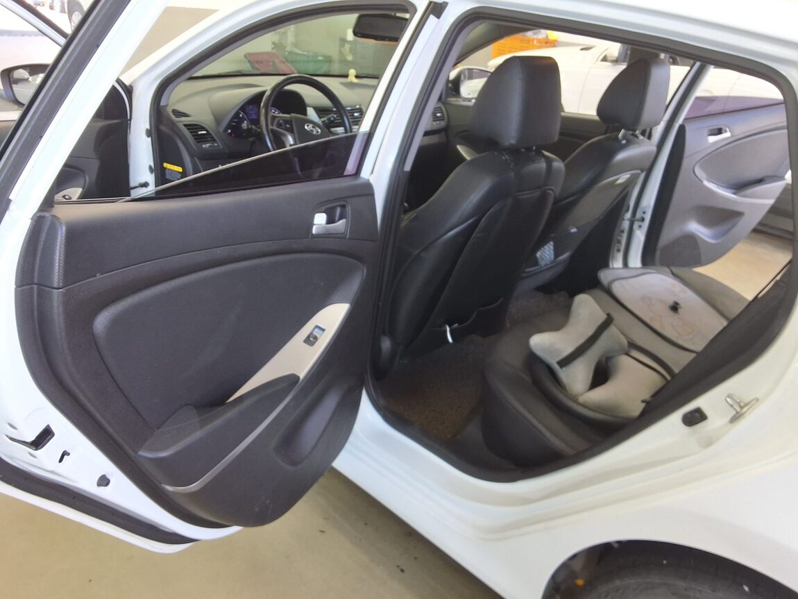 HYUNDAI NEW ACCENT WIT 1.6 VGT MODERN 2017 - zdjęcie 12