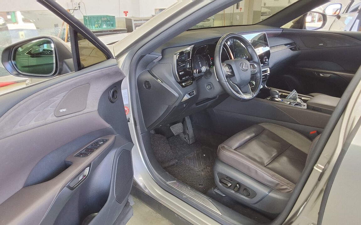 LEXUS RX (5TH GEN) 350h LUXURY 2024 - zdjęcie 10