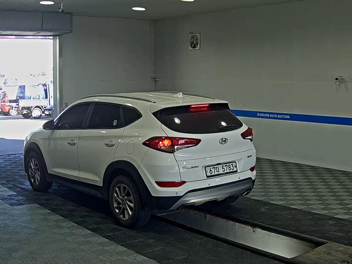 HYUNDAI ALL NEW TUCSON DIESEL 1.7 2WD MODERN 2017 - zdjęcie 20