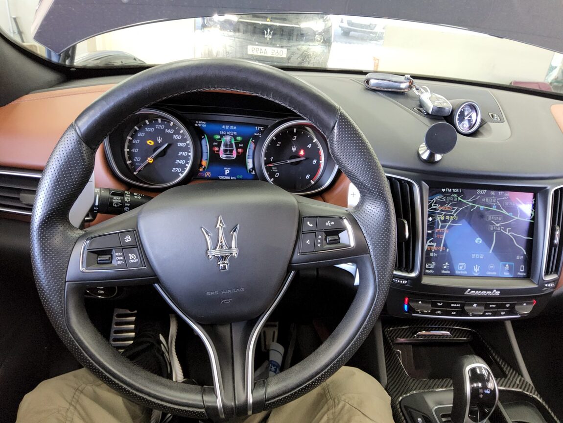 MASERATI LEVANTE 3.0 DIESEL 2017 - zdjęcie 17