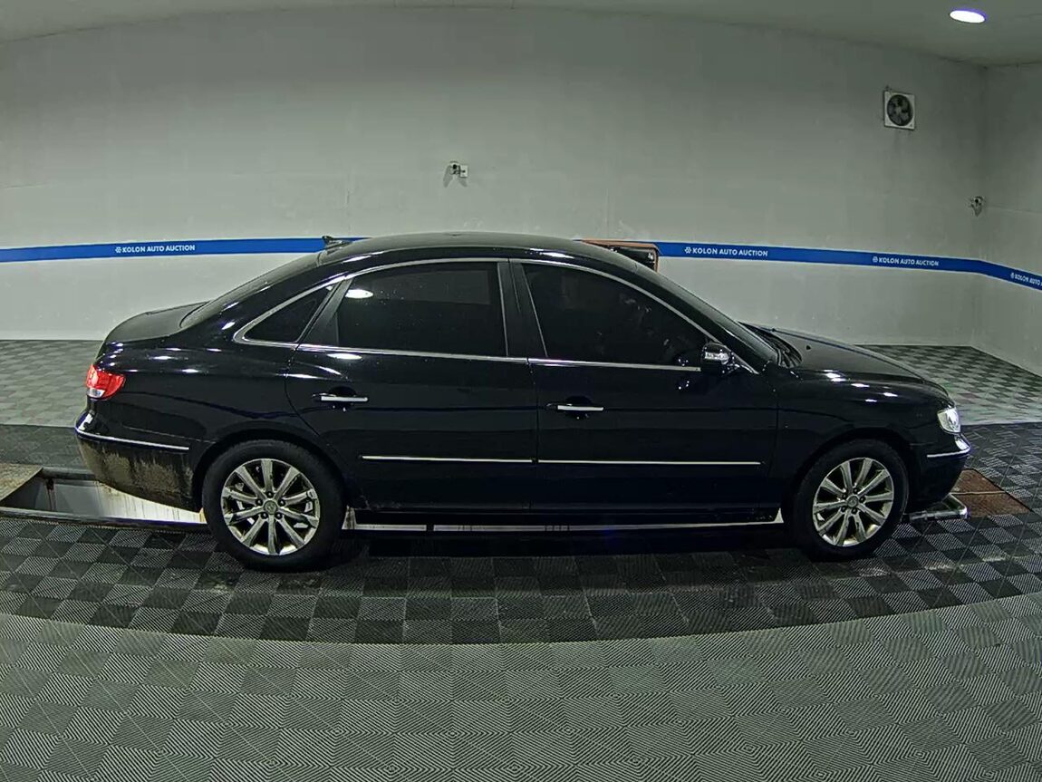 HYUNDAI GRANDEUR NEW LUXURY Q270 LUXURY 2009 - zdjęcie 4