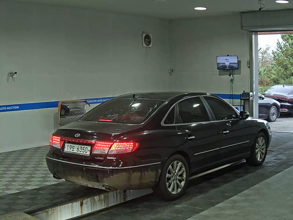 HYUNDAI GRANDEUR NEW LUXURY Q270 LUXURY 2009 - zdjęcie 5