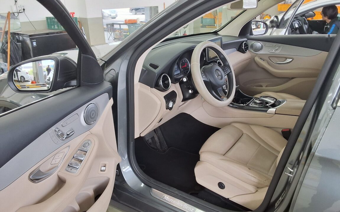 MERCEDES-BENZ GLC-CLASS GLC 220d 4MATIC 2017 - zdjęcie 10