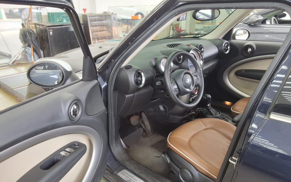 MINI COUNTRYMAN 2.0 D 2014 - zdjęcie 10