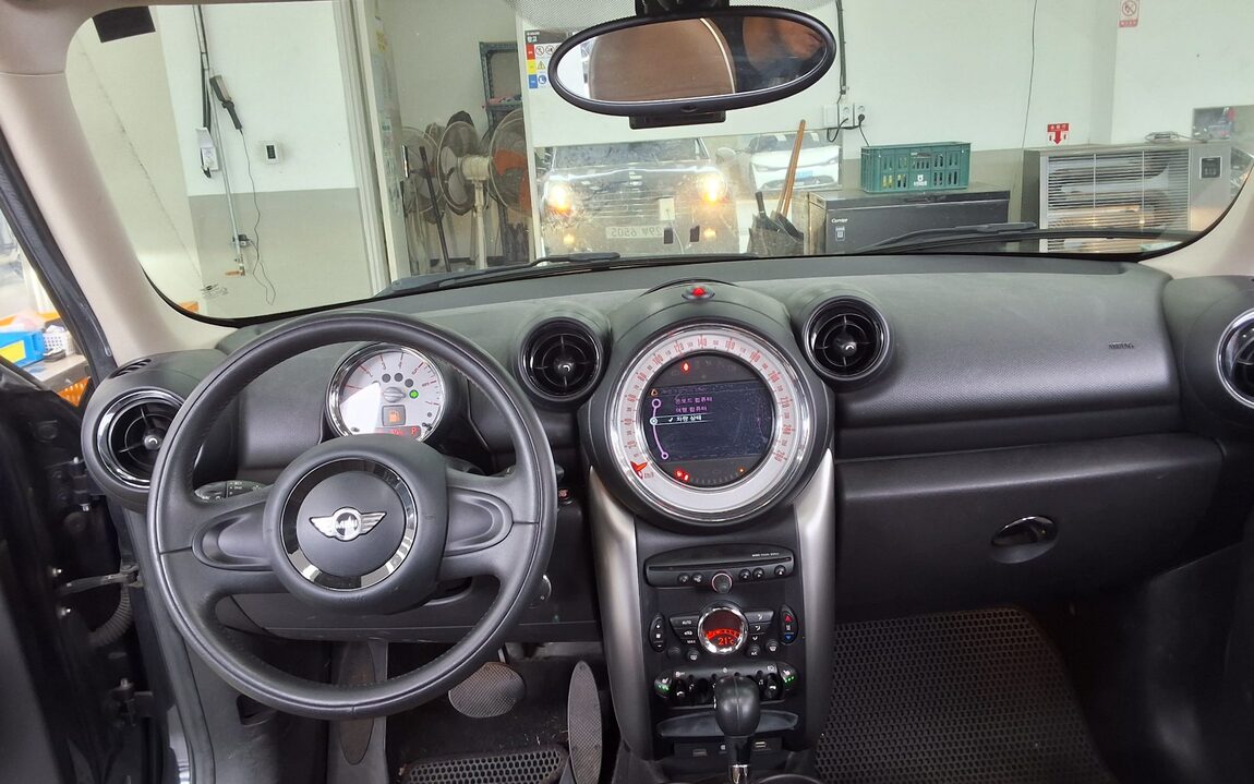 MINI COUNTRYMAN 2.0 D 2014 - zdjęcie 11