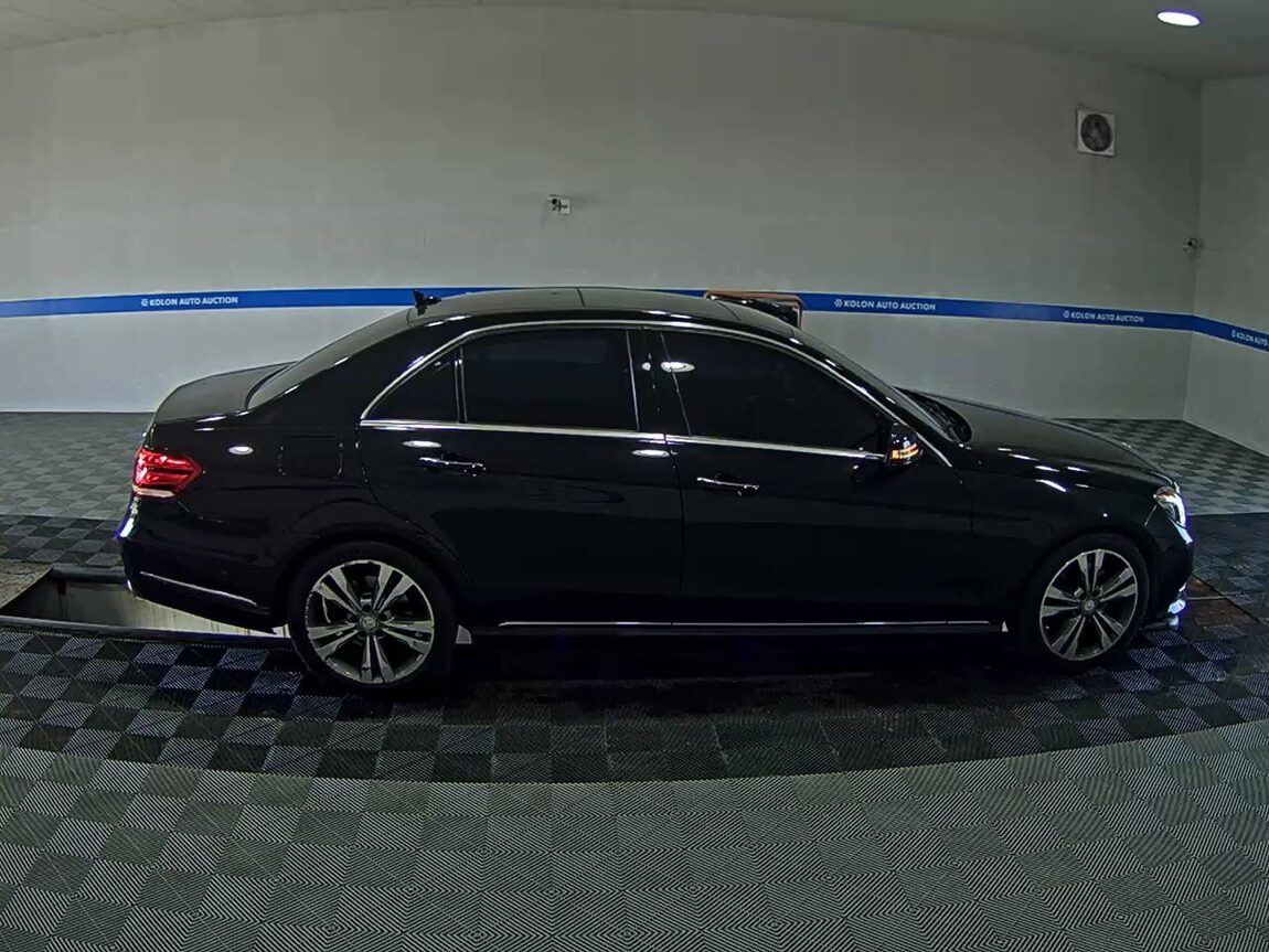 MERCEDES-BENZ E-CLASS (4TH GEN) E300 4MATIC AVANTGARDE 2014 - zdjęcie 4