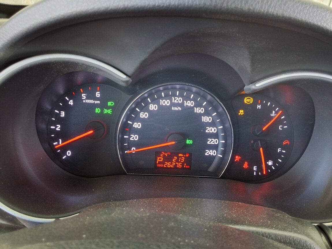 KIA NEW SORENTO R R2.0 2WD TLX 2014 - zdjęcie 9
