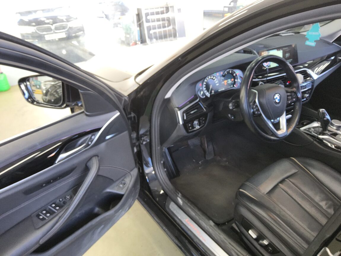 BMW 5 SERIES (7TH GEN) 520d LUXURY LINE SPECIAL 2018 - zdjęcie 10