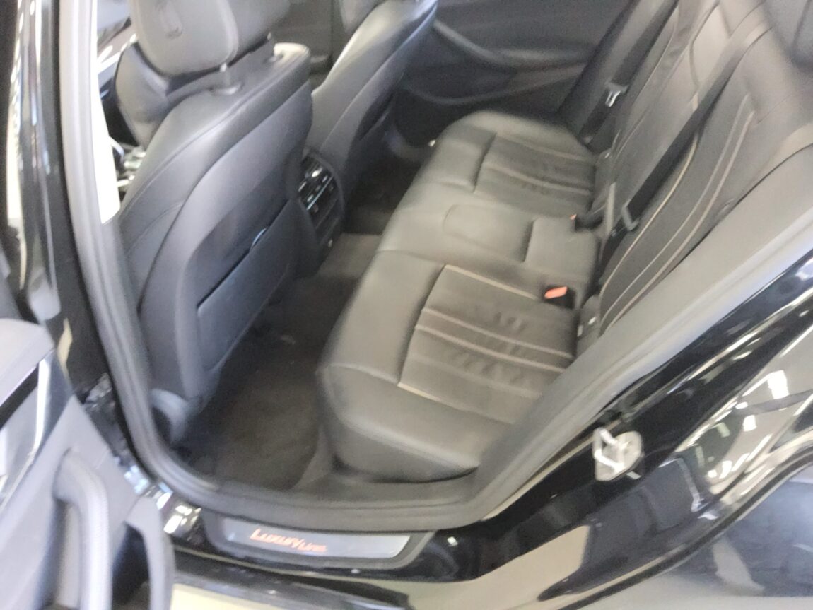 BMW 5 SERIES (7TH GEN) 520d LUXURY LINE SPECIAL 2018 - zdjęcie 12