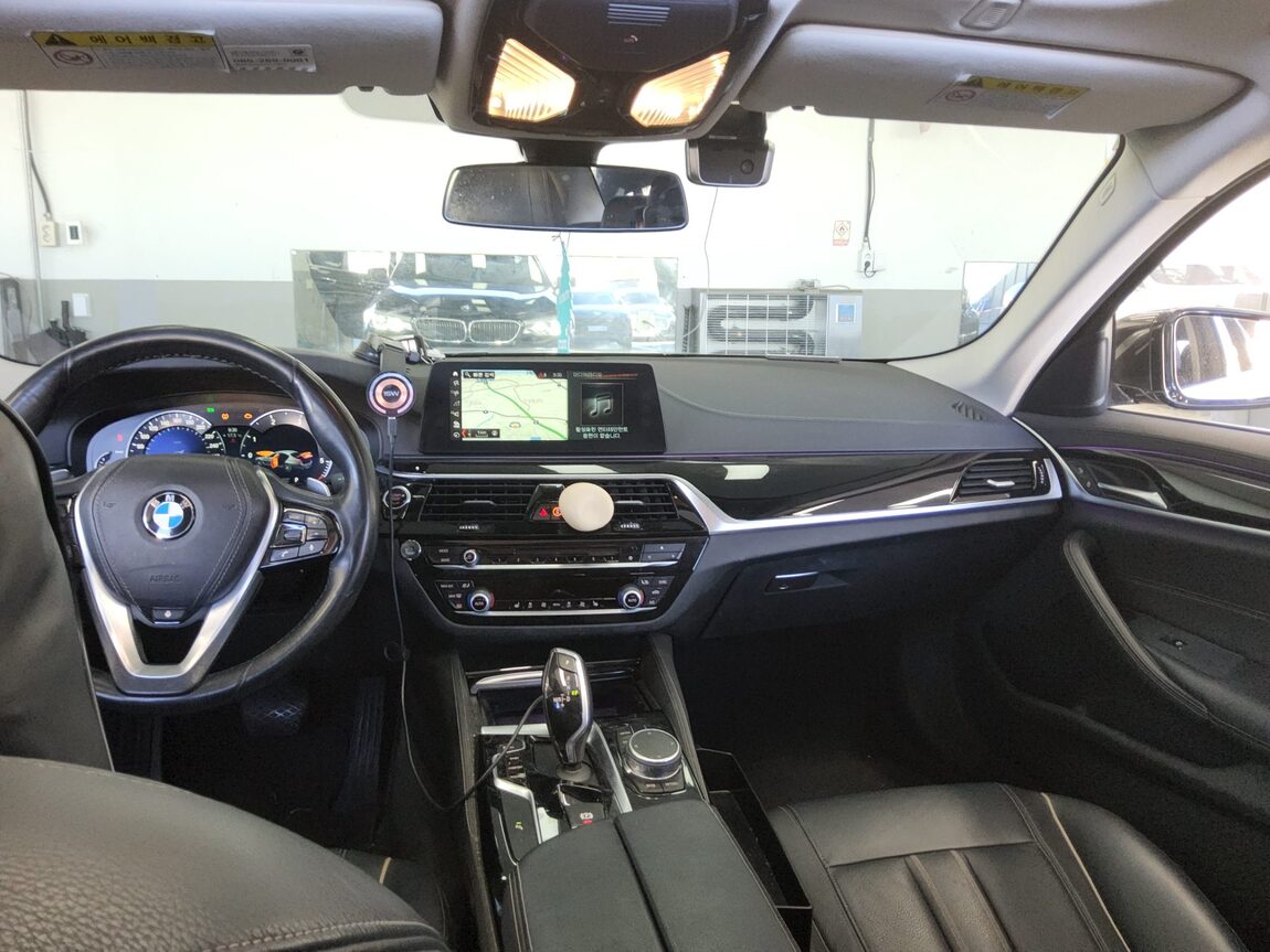 BMW 5 SERIES (7TH GEN) 520d LUXURY LINE SPECIAL 2018 - zdjęcie 11