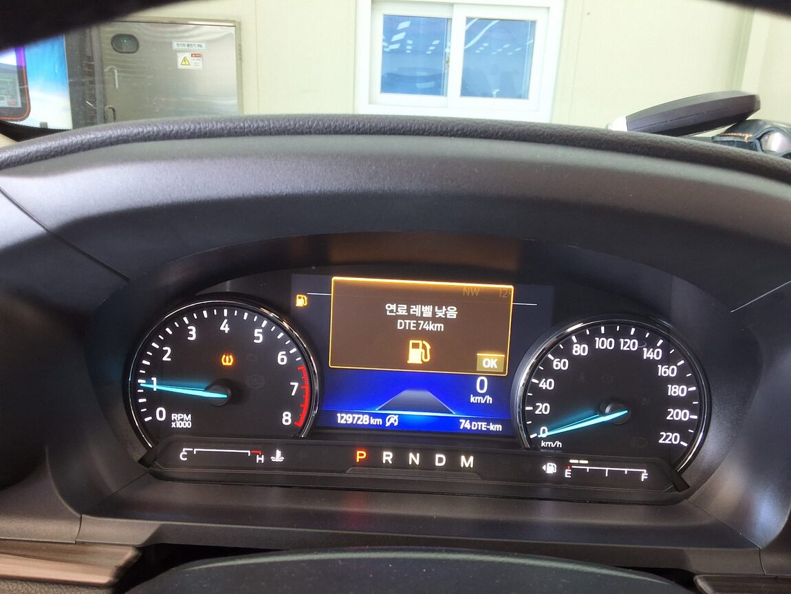 FORD EXPLORER (6TH GEN) 2.3 AWD LIMITED 2020 - zdjęcie 10