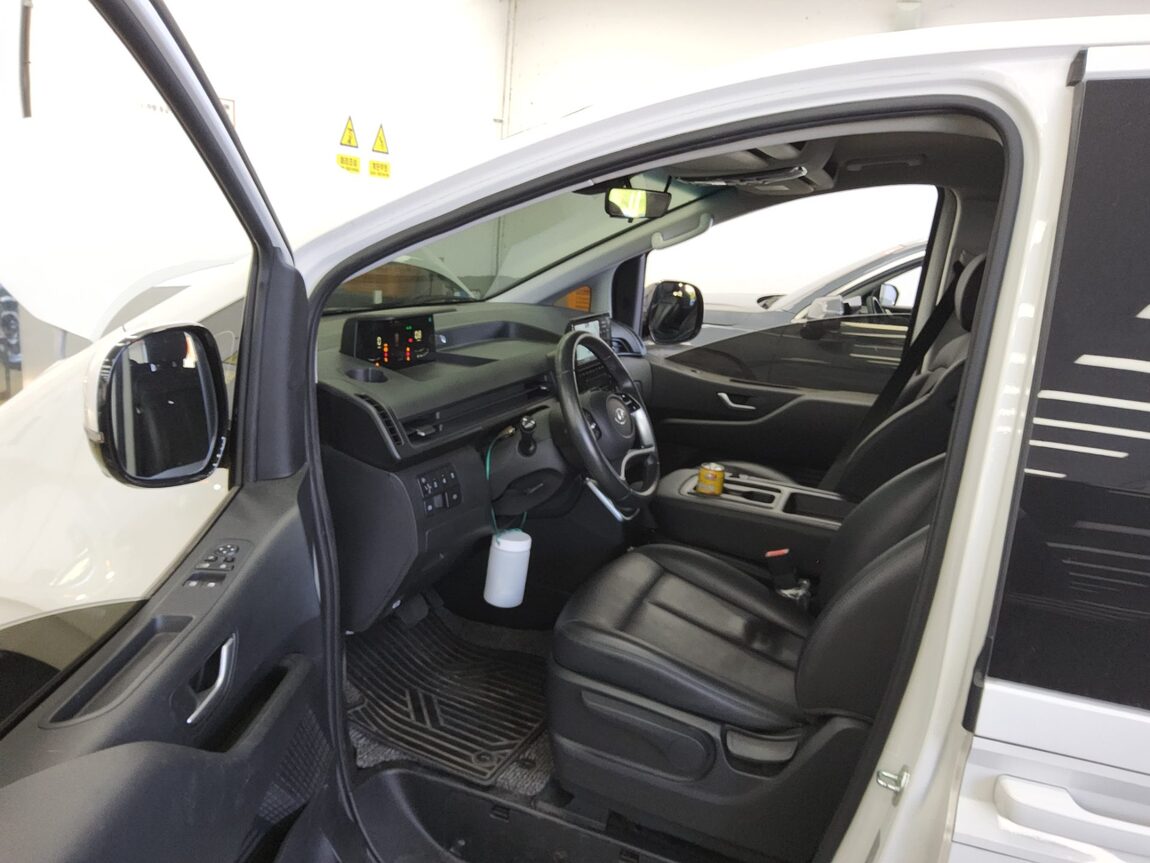 HYUNDAI STARIA 2.2 DIESEL TOURER 11-SEATER 4WD MODERN 2024 - zdjęcie 10