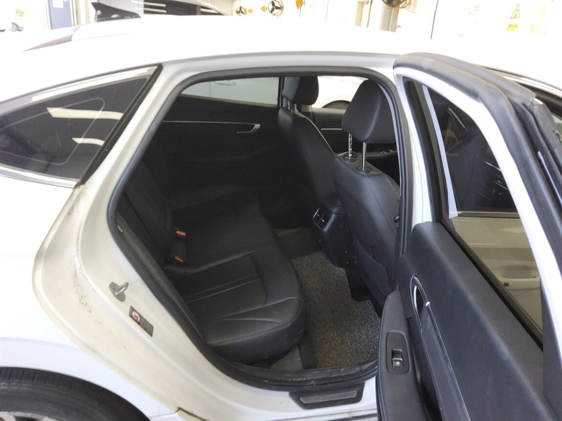 HYUNDAI SONATA (DN8) 1.6 TURBO PREMIUM PLUS 2023 - zdjęcie 13
