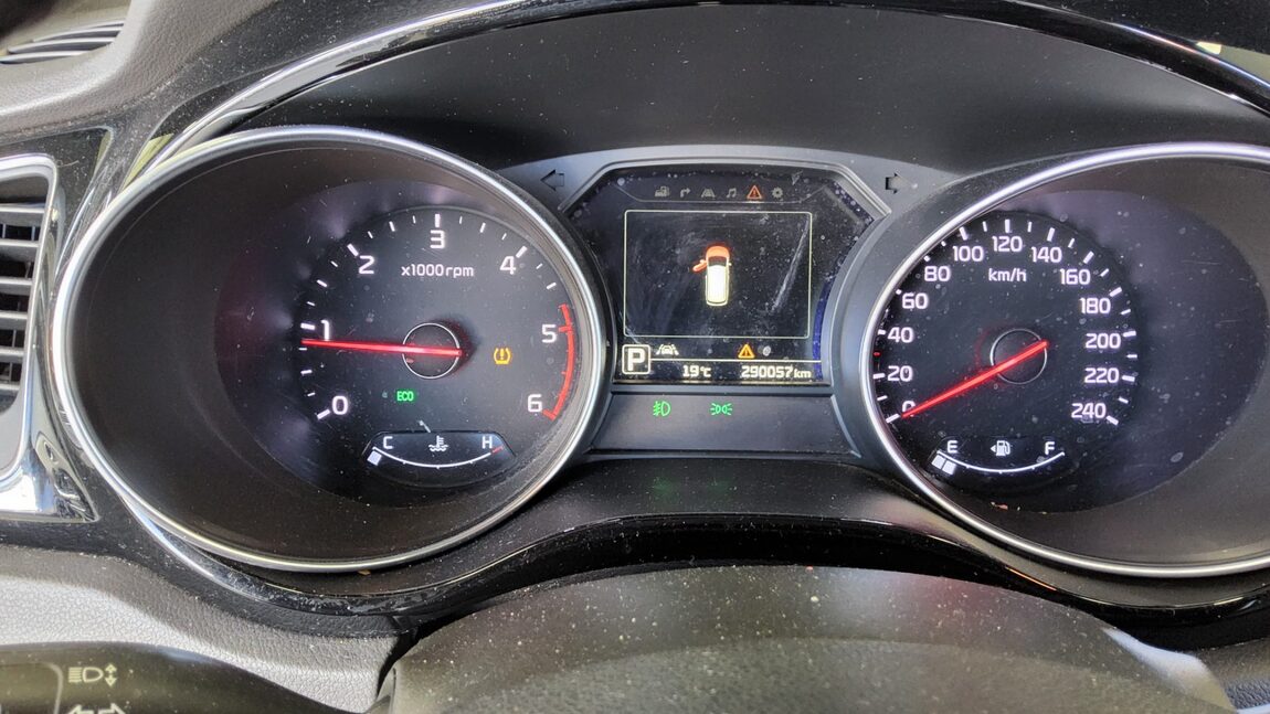 KIA ALL NEW CARNIVAL 9-SEATER DIESEL NOBLESSE 2015 - zdjęcie 9