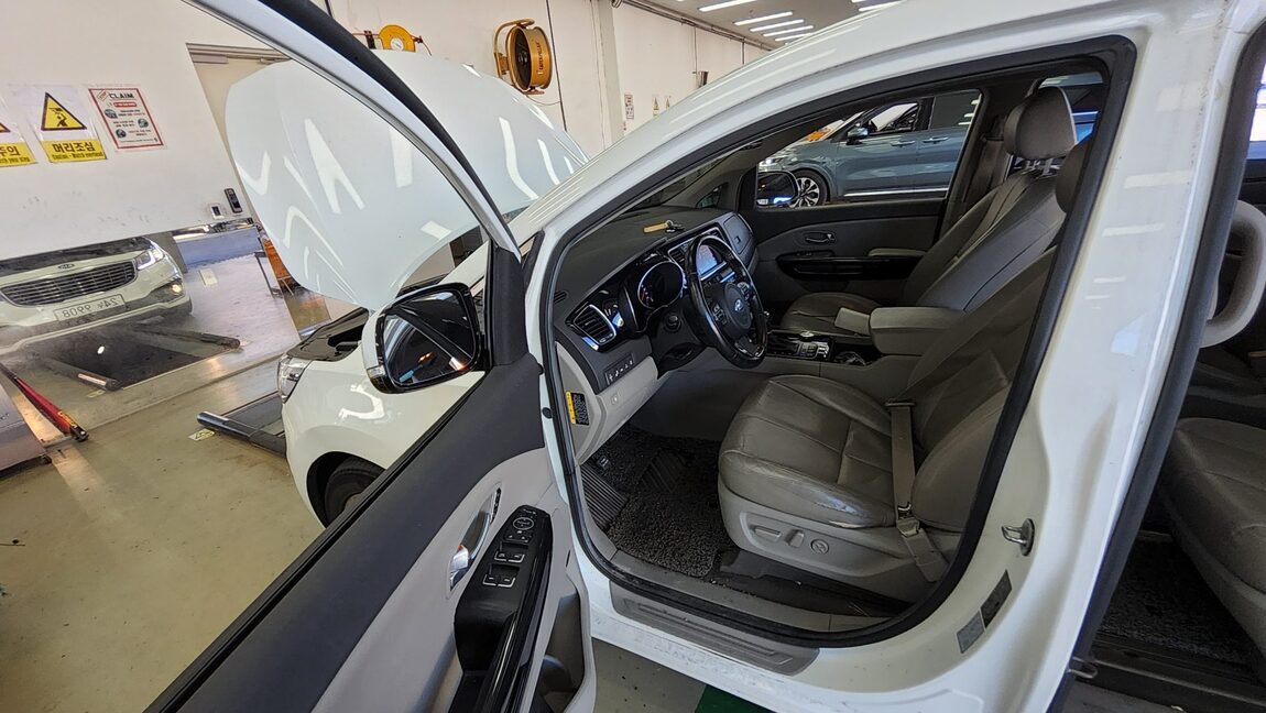 KIA ALL NEW CARNIVAL 9-SEATER DIESEL NOBLESSE 2015 - zdjęcie 10