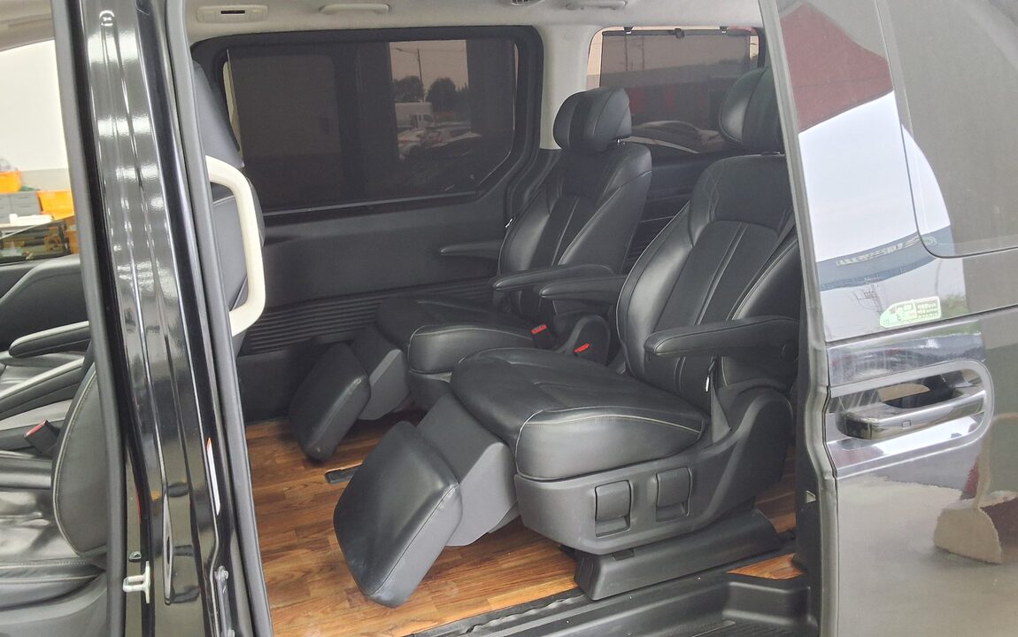 HYUNDAI STARIA 2.2 DIESEL LOUNGE 7-SEATER 4WD INSPIRATION 2022 - zdjęcie 13