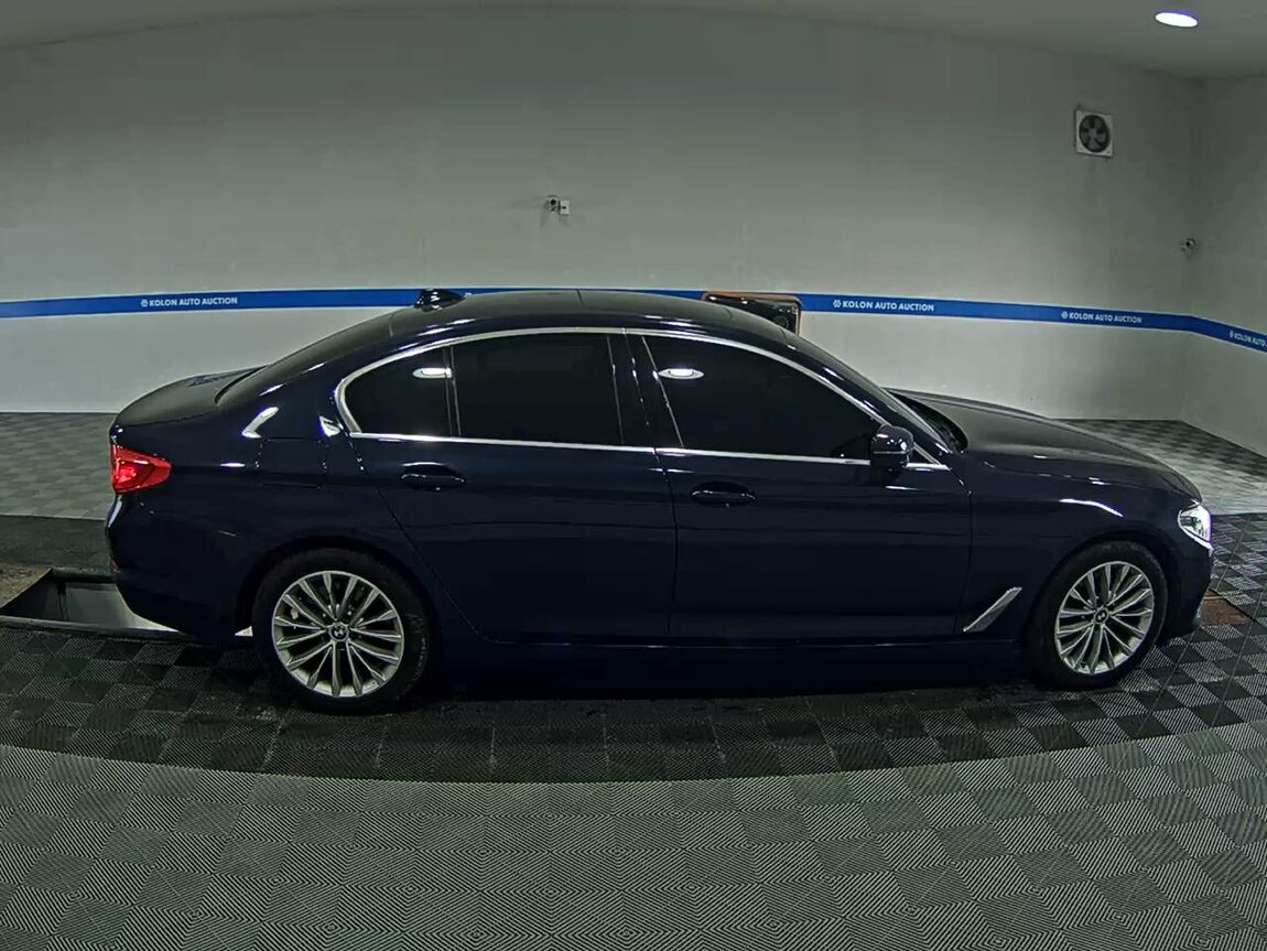 BMW 5 SERIES (7TH GEN) 520d xDRIVE LUXURY LINE PLUS 2019 - zdjęcie 4