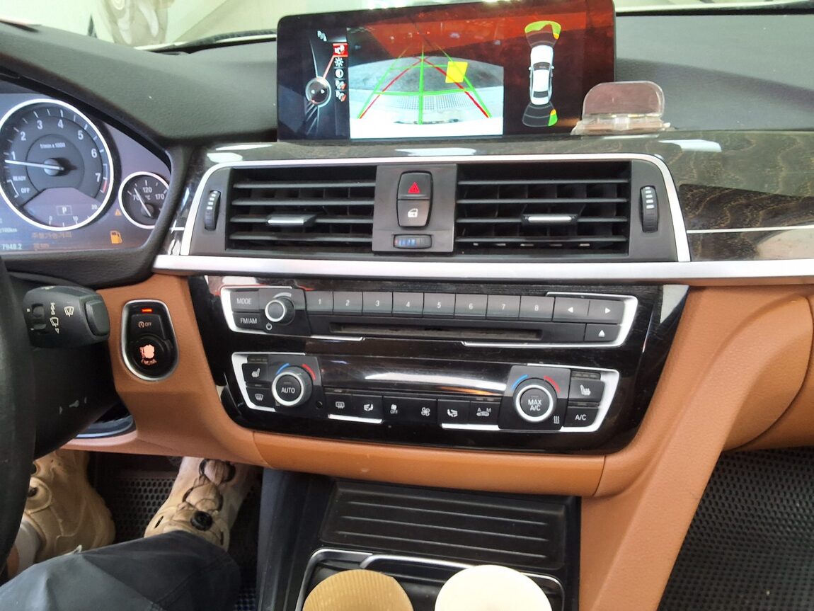 BMW 3 SERIES (6TH GEN) 320i LUXURY 2016 - zdjęcie 24