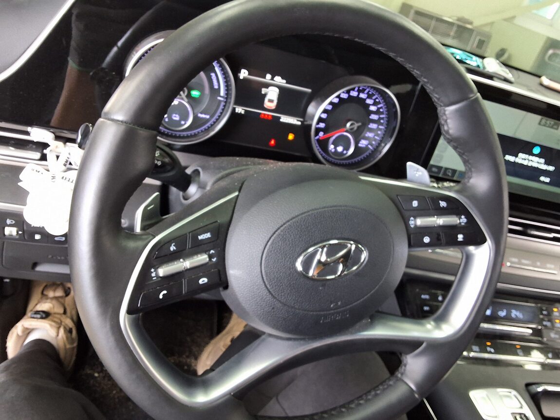 HYUNDAI THE NEW GRANDEUR IG HYBRID 2.4 HEV EXCLUSIVE 2022 - zdjęcie 23