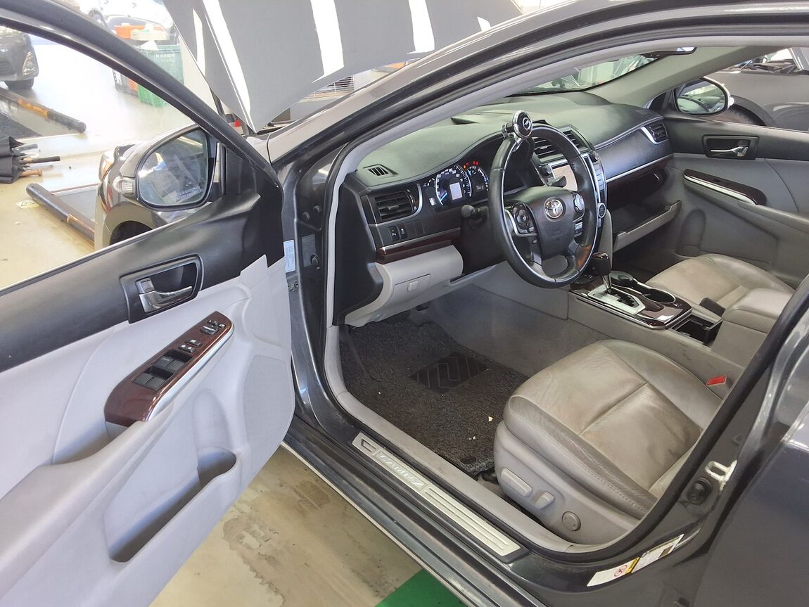 TOYOTA CAMRY (9TH GEN) 2.5 XLE 2012 - zdjęcie 10